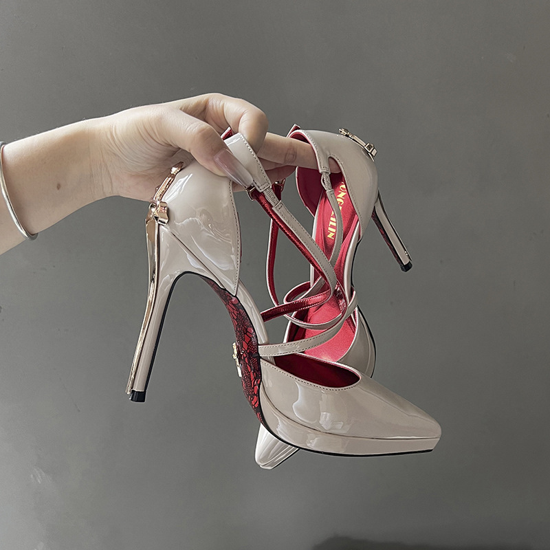 Sapatos Femininos de Salto Alt - Leather Classic Strap avaliação e preço